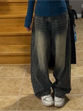 THRIFTED WOMEN VINTAGE WOMEN BLUE WASHED JEANS
